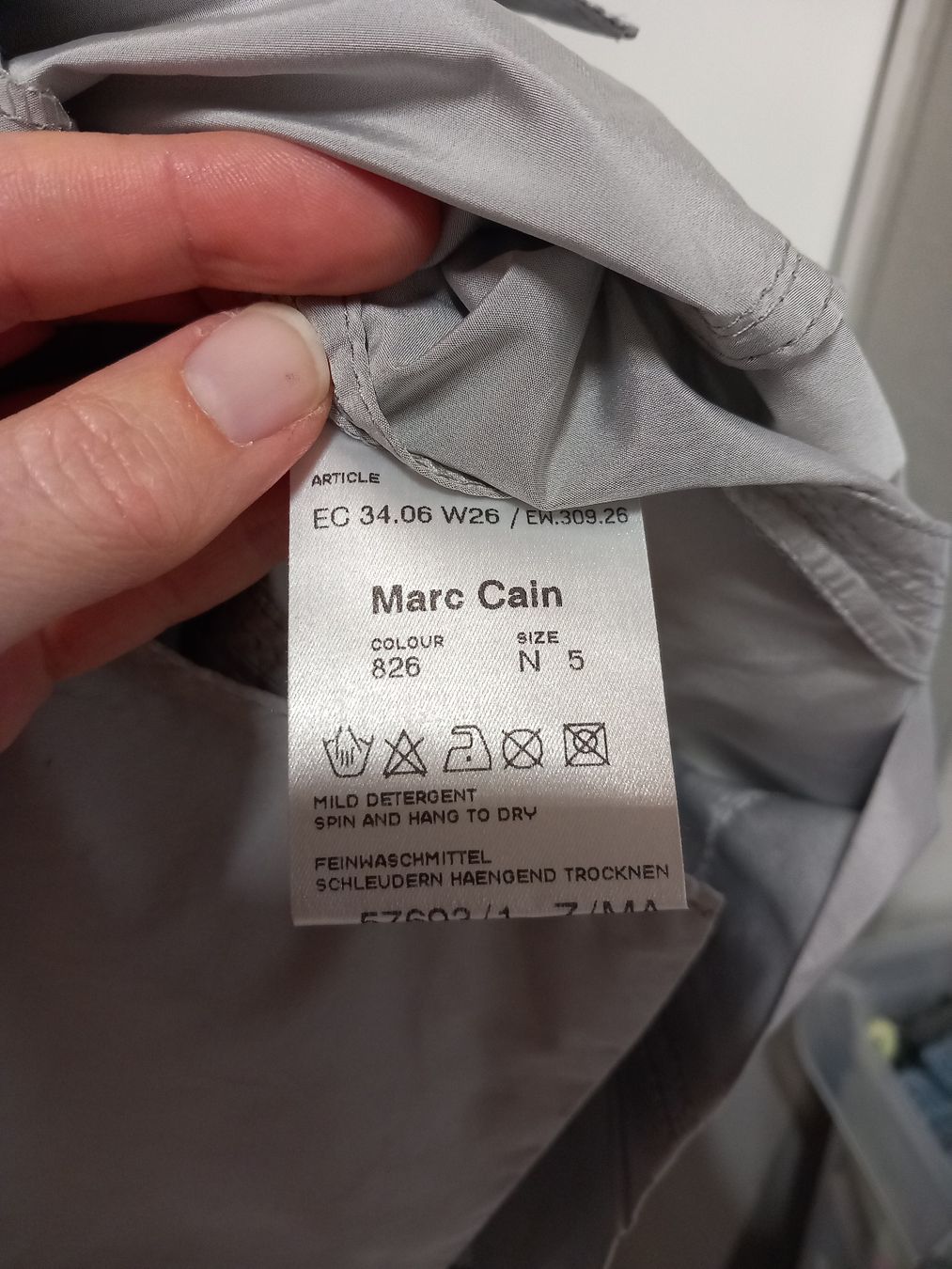 Marc Cain Giacche: Marc Cain Seide/Microfaser Blazer, hellgrau, Gr. N5 (ca M) – Usato da Gwatt (Thun) venduto da umwelt-brocki 2