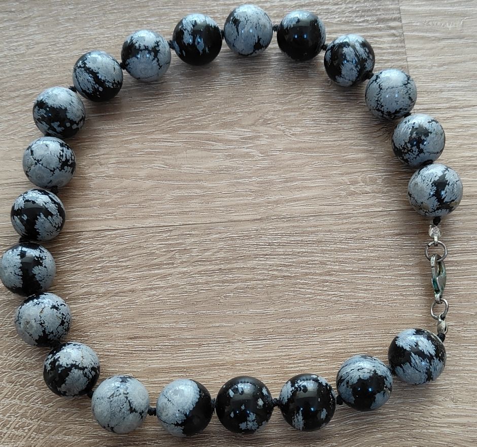 Catenine: Schicke Obsidiansteinkette – Usato da Kriens venduto da Ivana4