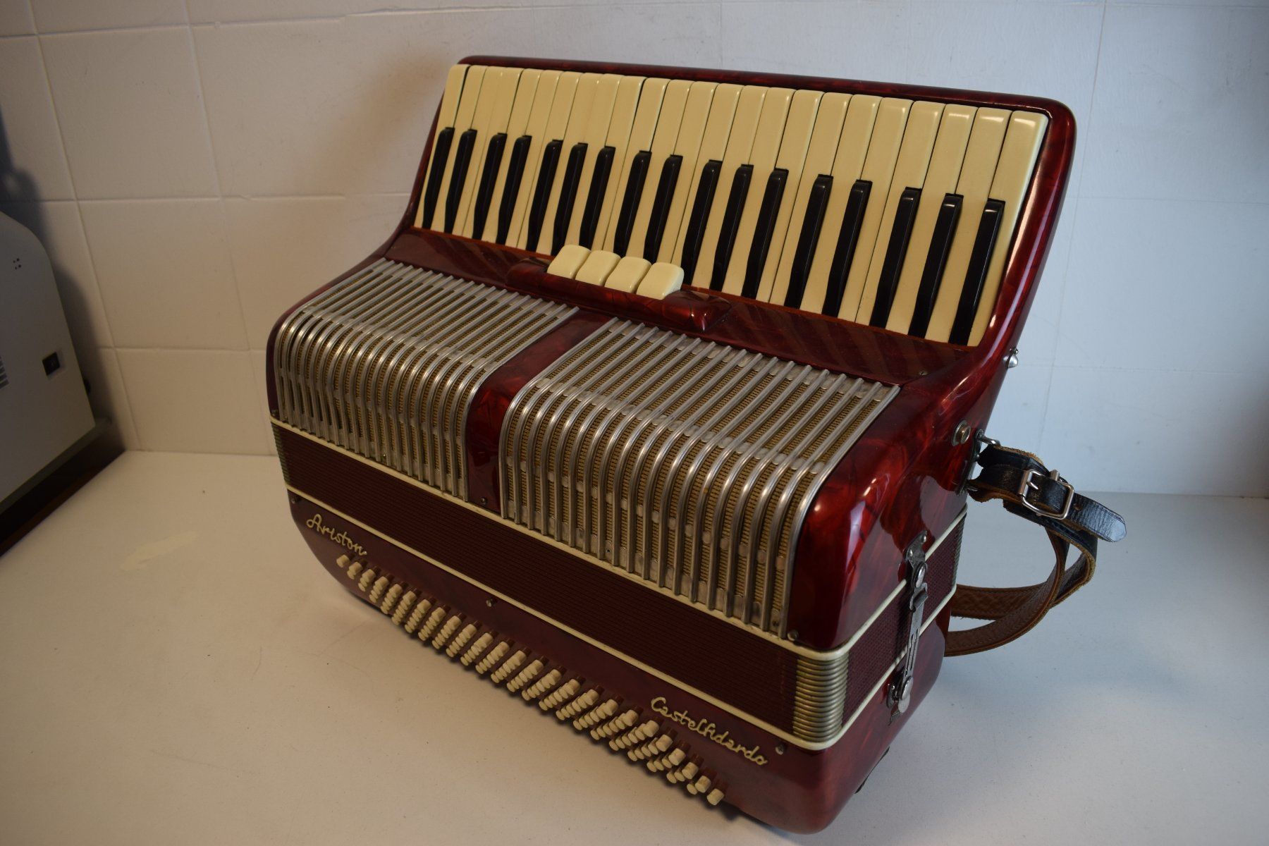Strumenti musicali: Akkordeon chromatisch Ariston Castelfidardo – Usato da Zürich venduto da baumusik 2