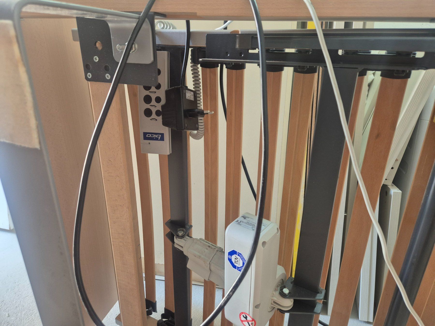 Lits: Elektrisches Einzelbett – D'occasion à Aldesago par Ivo47x 3