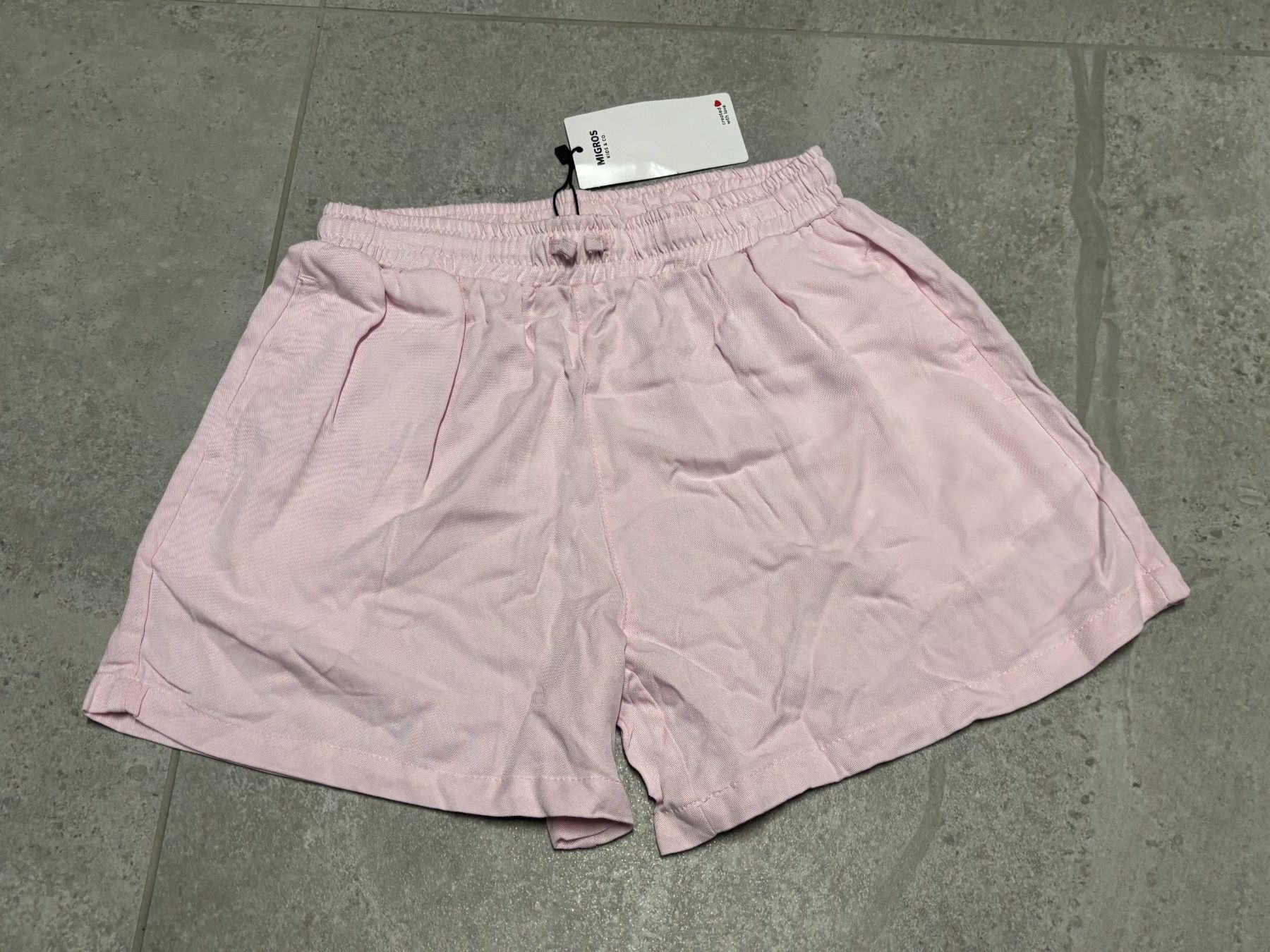 Hosen: Short tissu rose pâle neuf 140 – Neu (gemäss Beschreibung) aus Salvenach von gwenwywar