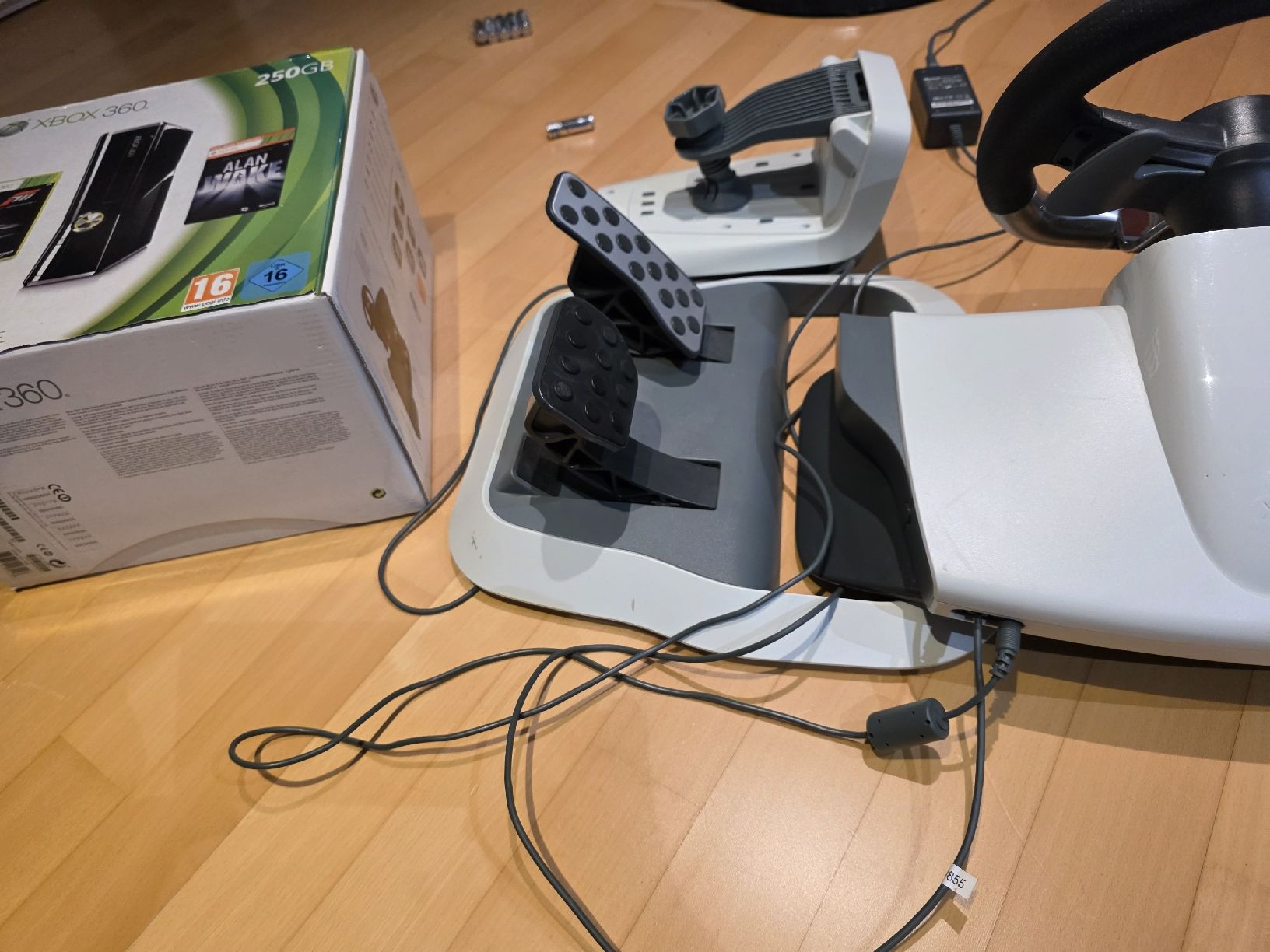 Microsoft Console: Console Xbox 360 250GB avec Microsoft wheel force feedback – Usato da Neyruz FR venduto da Yann 5