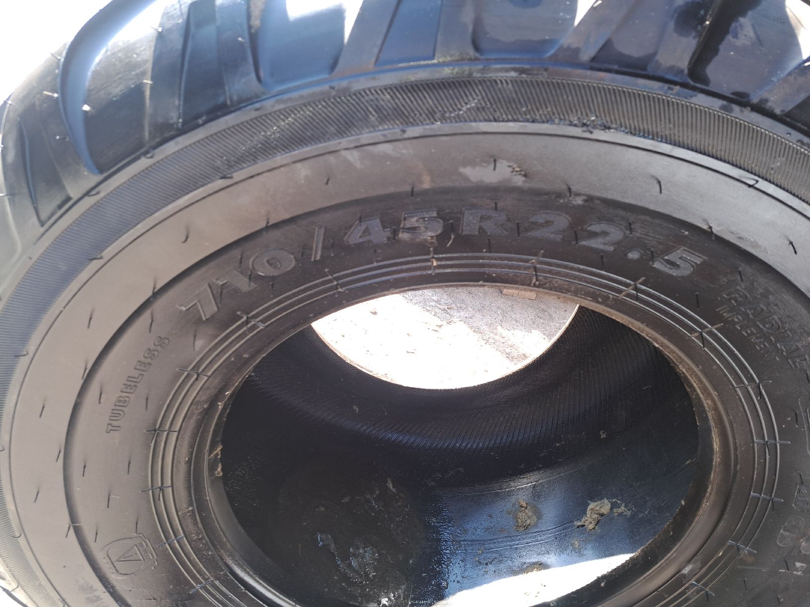 Pneus & Kompletträder: Nokian ELS 710/45 R 22.5 – Neu (gemäss Beschreibung) aus Mettmenstetten von Kappelhof 2
