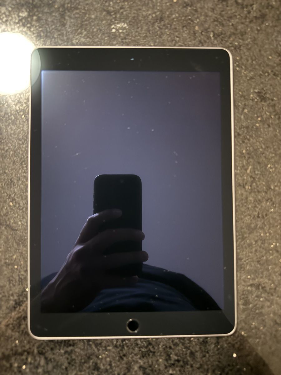 Apple Tablet PC: Ipad Air 2 (A1566) – Gebraucht aus Zug von KoSaZ