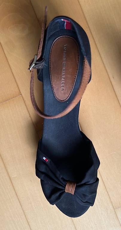 Scarpe da donna: TOMMY HILFIGER Sandalen schwarz Gr.40 – Usato da Basel venduto da Findus78 4