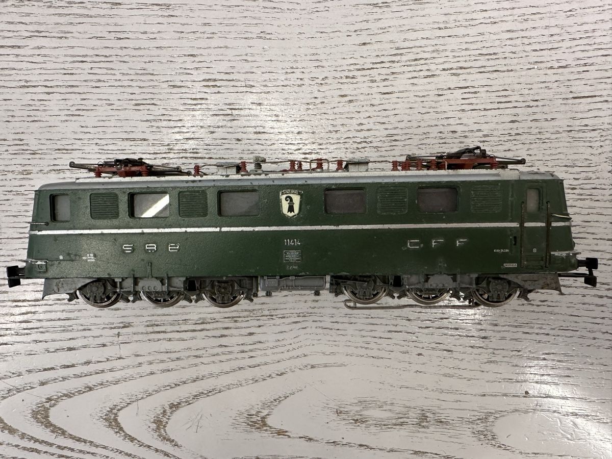 Märklin Modelleisenbahnen: Märklin 3050 SBB Ae 6/6 Stadt Basel – Gebraucht aus Lupsingen von New-Haven 3