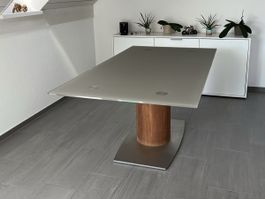 Esstisch mit Glasplatte und Holzfuss guter Zustand