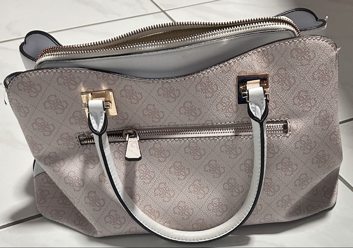 Guess Borse da donna: Guess sac à main femme – Nuovo (secondo la descrizione) da Martigny venduto da pseudinette 1