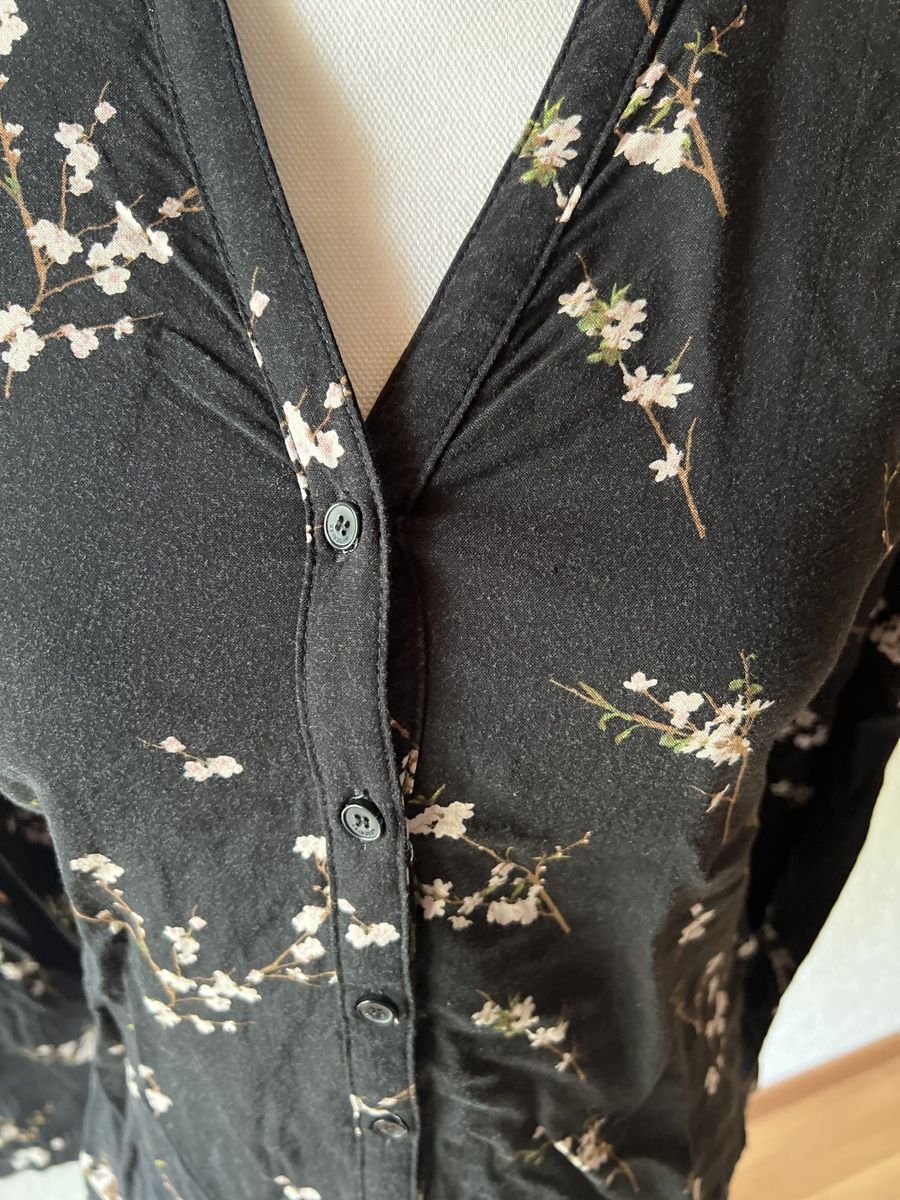Chemisiers: Reserved Bluse, Gr. 34 – D'occasion à Linden par Annelie12 1