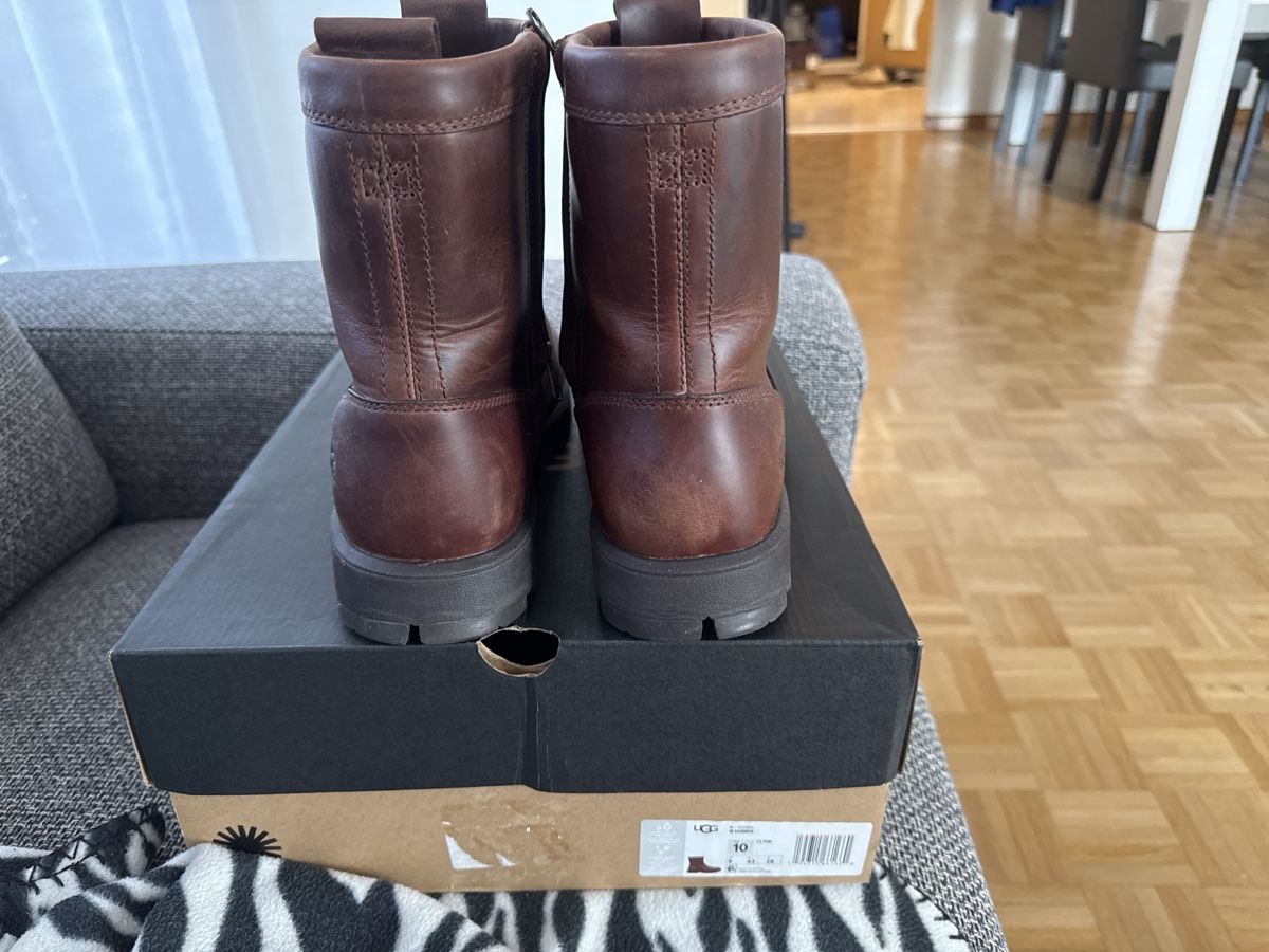 Ugg Chaussures hommes: UGG Stiefel Leder braun Herren Gr. 43 – D'occasion à Wettswil par GP_18 2