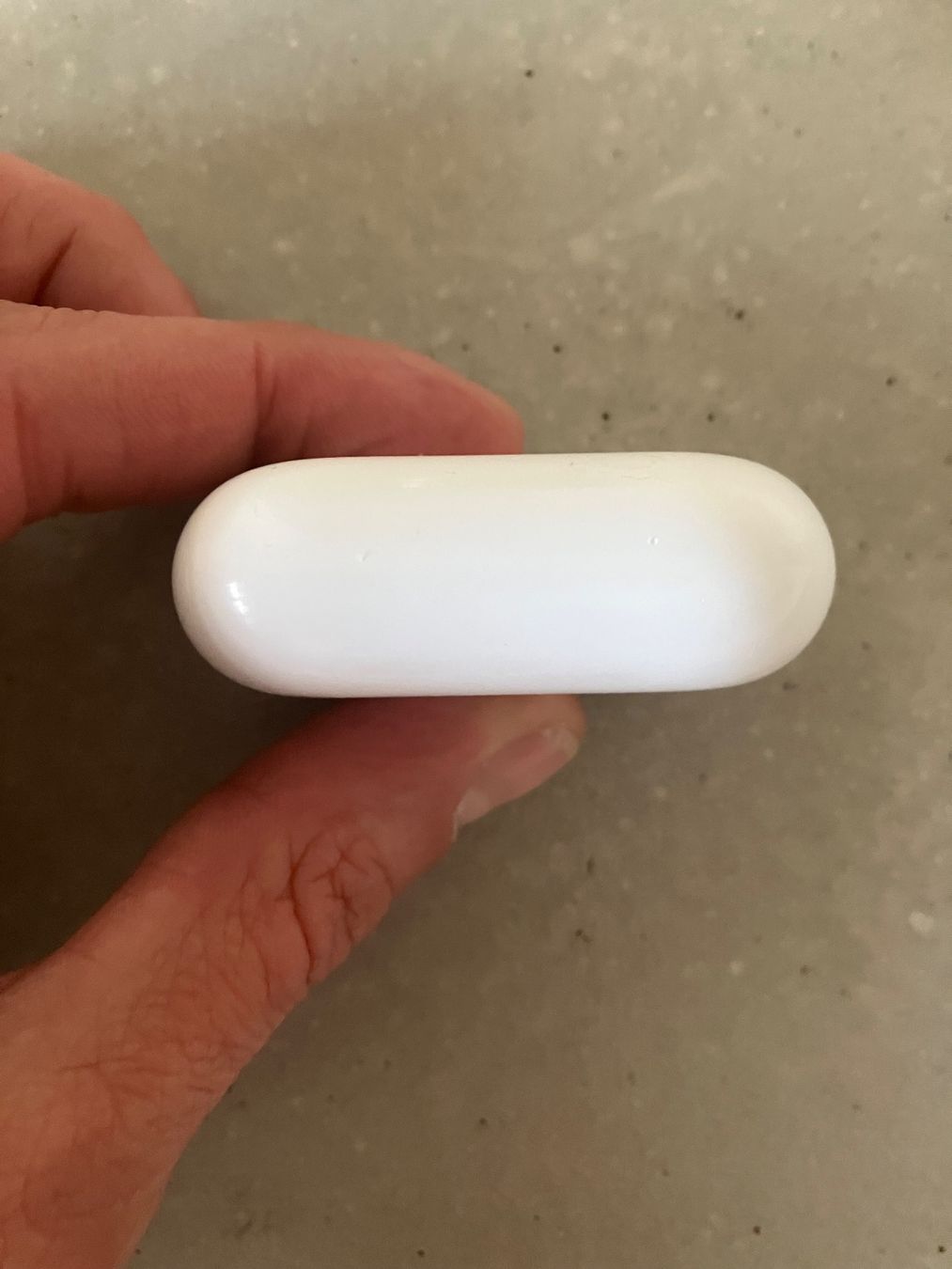 Apple Kopfhörer: Apple AirPods Pro 1 Charging Case – Gebraucht aus Lausanne von  5