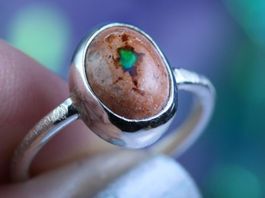 SALE! PORTALIS Feueropal Silberring in Satin Finish · EU 53
