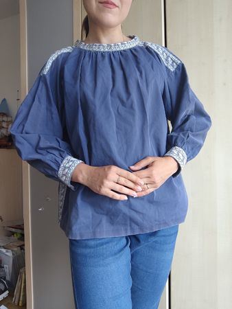 Swiss Vintage Blue Blouse Embroidered stickerei