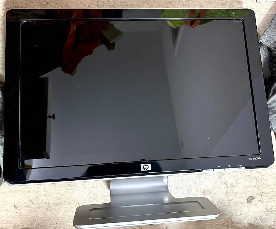 Monitor: Moniteur HP pour PC VGA 51 cm – Usato da La Tour-de-Peilz venduto da SuperSol