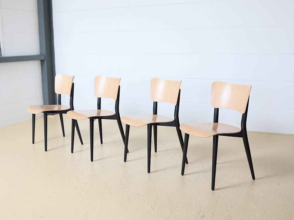 Stühle: 4 Kreuzzargen Stühle von Max Bill, WB Form – Gebraucht aus Meinisberg von atelier_TILIJA 1