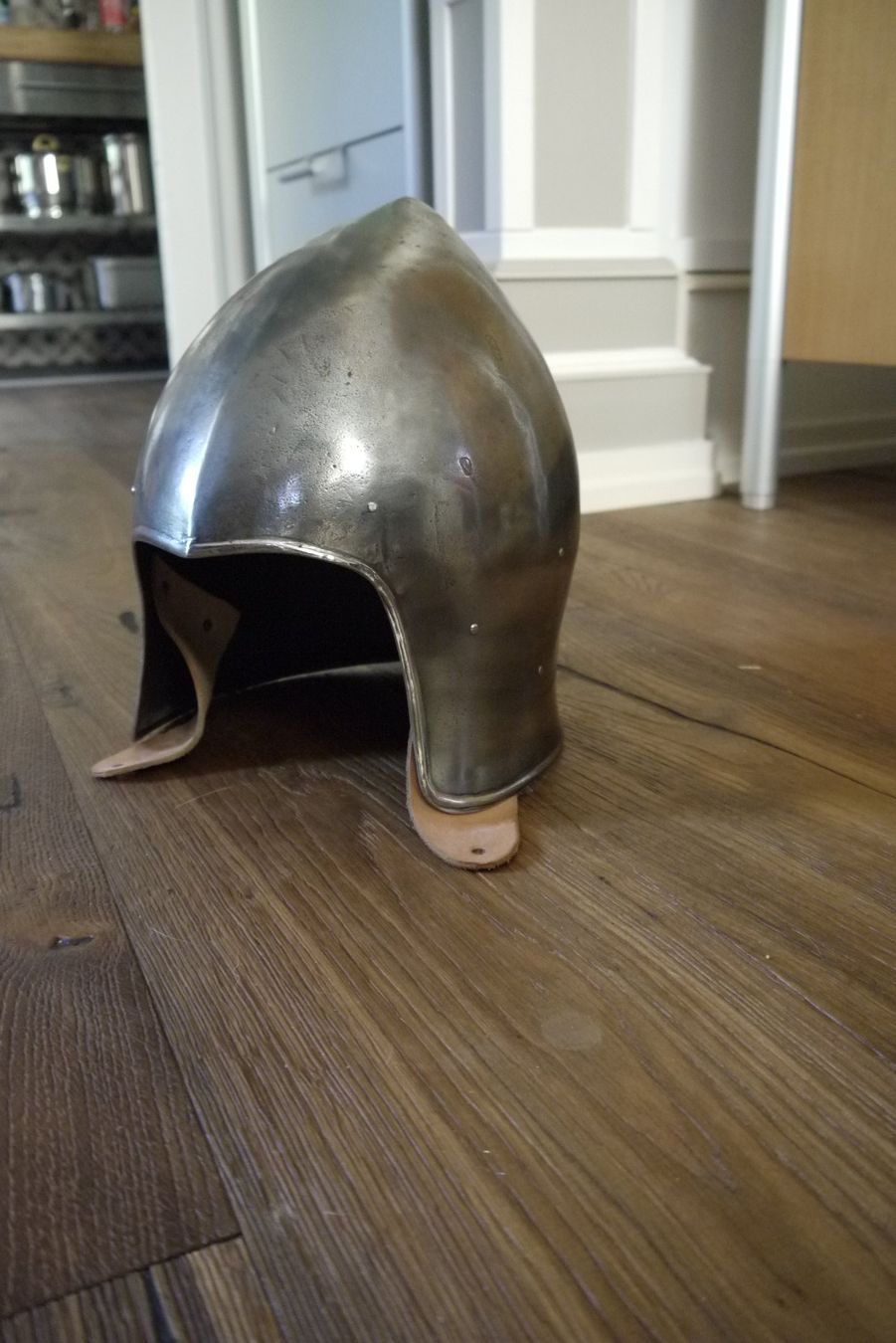 Vêtements anciens: Italienische Barbuta – D'occasion à Erlach par Odoaker1