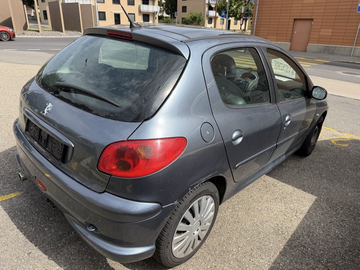 Peugeot Automobili: Peugeot 206 – Usato da La Chaux-de-Fonds venduto da Transportchezmax 7