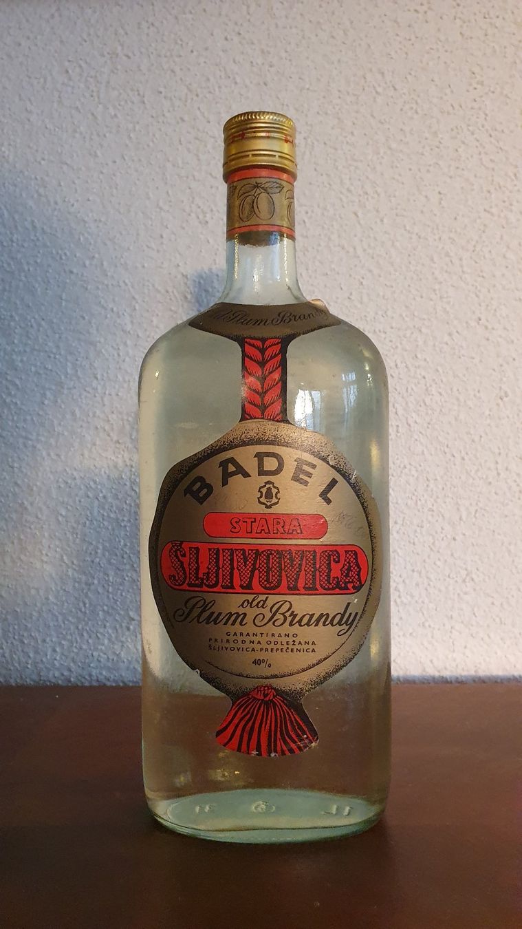 Bevande alcoliche: Old Plum Brandy, SlJivovic – Nuovo e nell'imballaggio originale da Küssnacht am Rigi venduto da Tgoessi