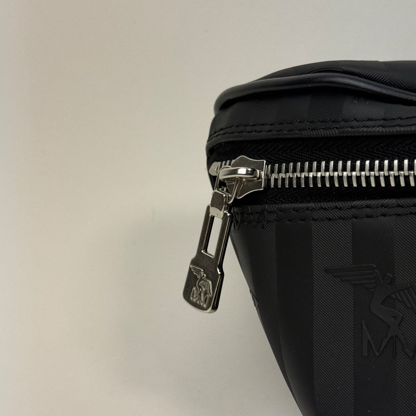 Maison Mollerus Borse da donna: Maison Mollerus MM Grindelwald Bauchtasche – Usato da Sursee venduto da Justmibu 3