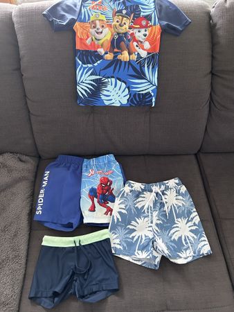 Badeset, Oberteil und 3 Badehosen gebraucht
