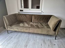 Divano 2,5 p. Color oliva