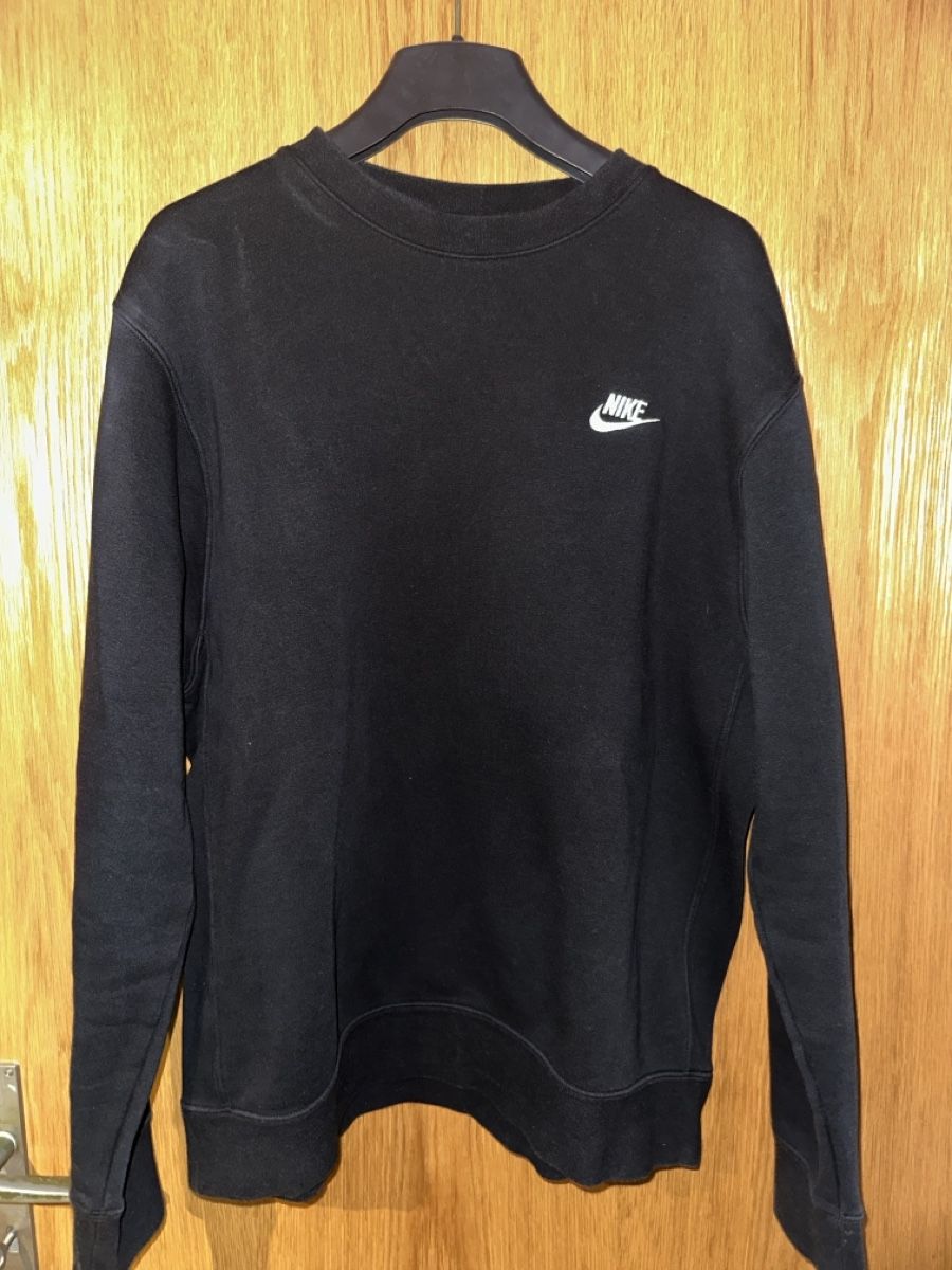 Nike Maglioni & Felpe: Nike Pullover Schwarz Grösse M – Usato da Bazenheid venduto da mrslvtdc