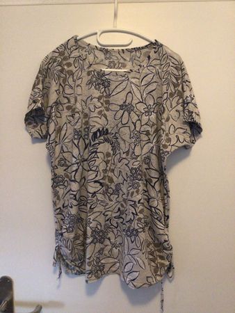 Damen T-Shirt mit Blumenmuster beige blau Grösse XL