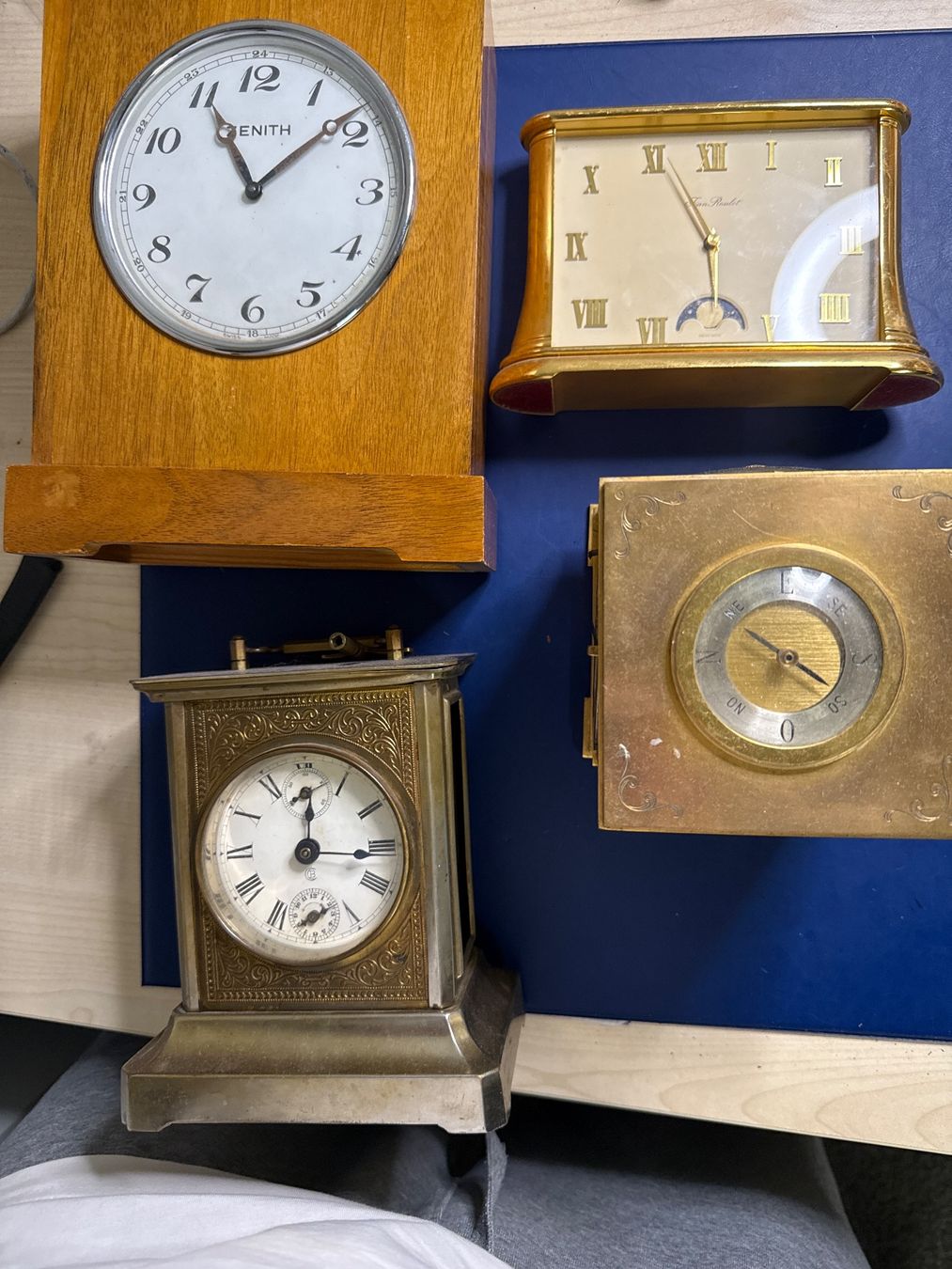 Orologi da terra & Orologi da parete: Tischuhr lot – Difettoso da Pfeffingen venduto da Allhandelklgwatches