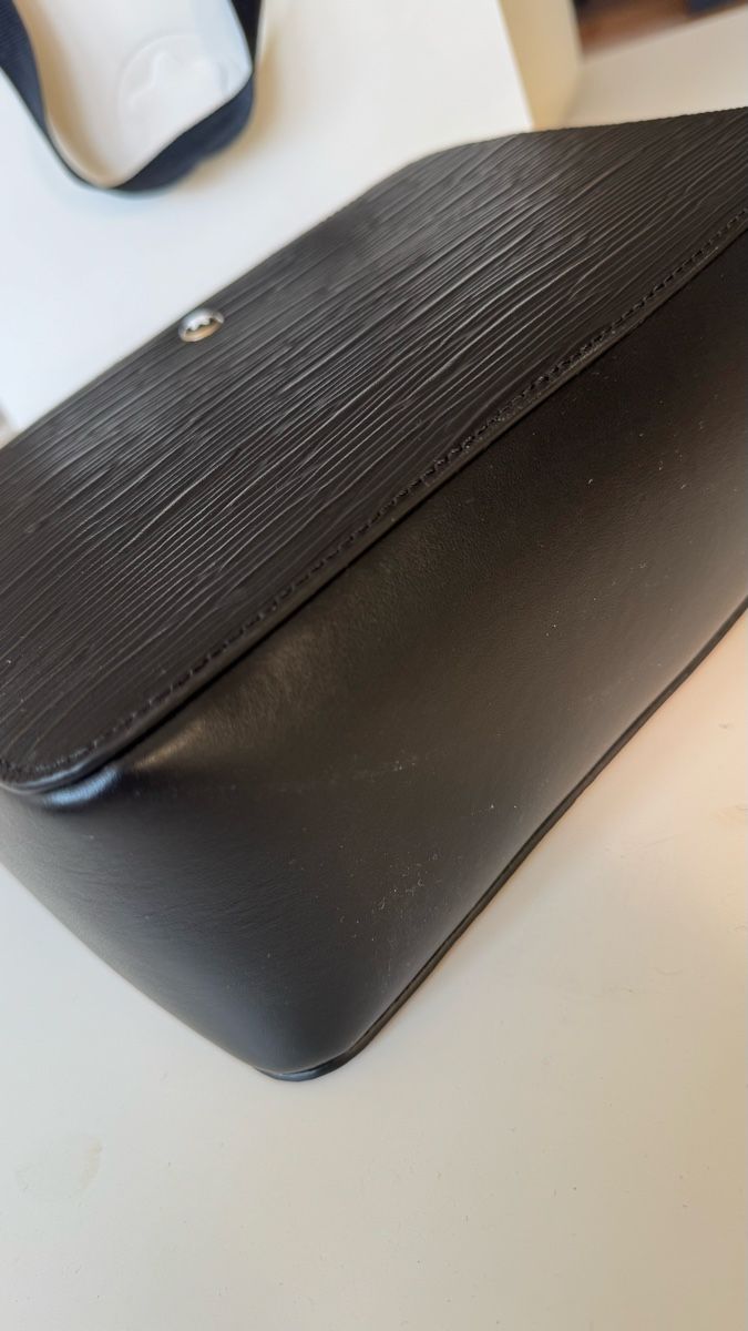 Montblanc Borse: Montblanc 4810 Messenger Bag Black Leather NEW – Nuovo e nell'imballaggio originale da Zürich venduto da brandy9 3