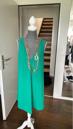 Elegantes, smaragdgrünes Kleid für den Sommer!