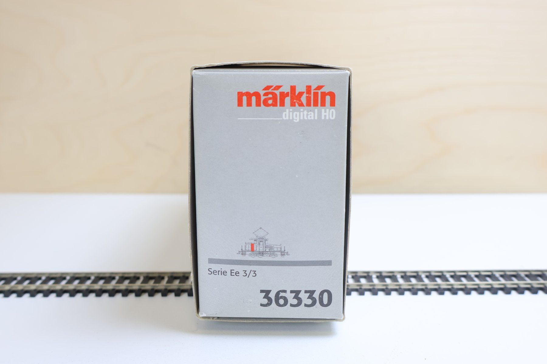 Märklin Modelleisenbahnen: Märklin SBB Ee 3/3 E-Lok - Digital 36330 – Gebraucht aus Winterthur von Monstera 9