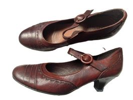 Gr. 38 BONITA schöne braune Leder Pumps, hübsche Schnalle