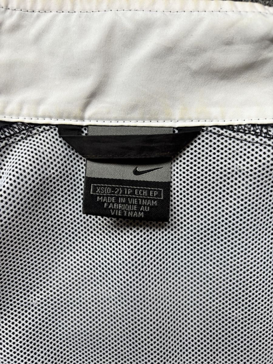 Nike Jacken: Nike Damen Running Jacke – Gebraucht aus Stallikon von Rsiri 1