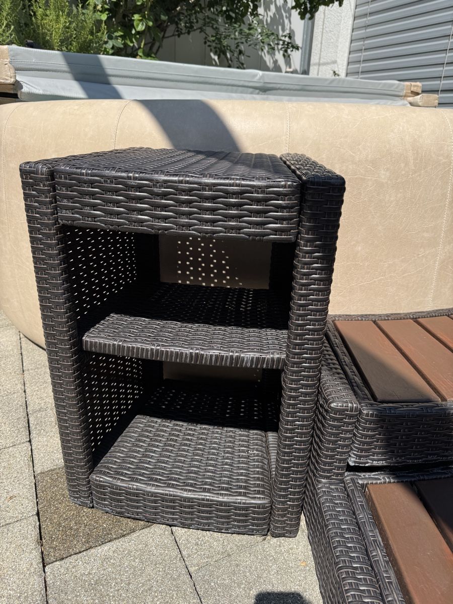 Softub Whirlpool: Pool Treppe zu Softube mit zwei Rattanmöbel – Usato da Ittigen venduto da Dedo07 2