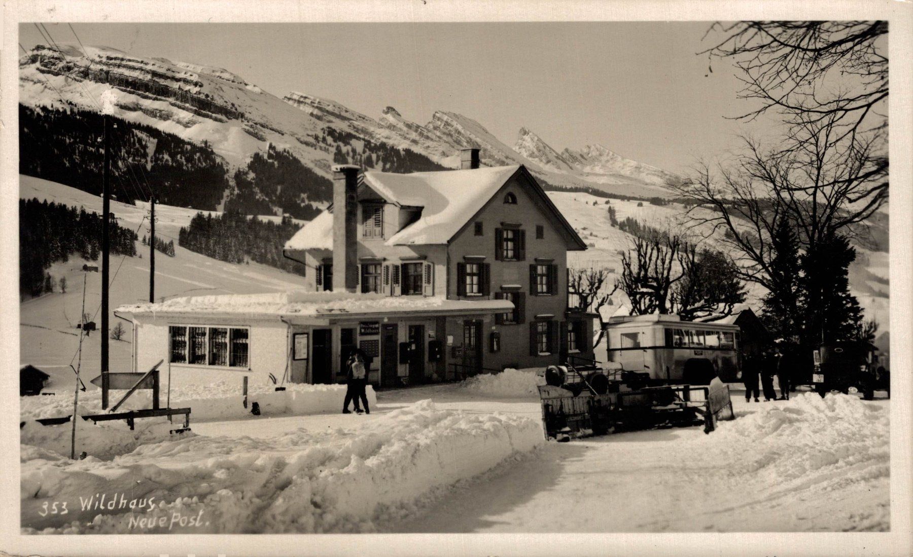 Cartoline postali: Wildhaus. Neue Post mit Postauto – Usato da Bronschhofen venduto da Astore