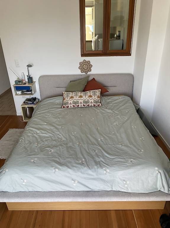 Letti: Lit sommier avec coffre et matelas – Usato da Nyon venduto da Consmaggy
