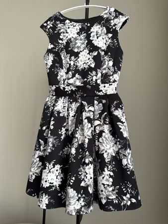 Elegantes Kleid mit Blumenmuster, Gr. 34/S