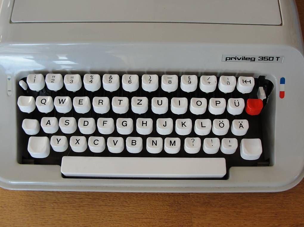 Macchine da scrivere: Voll Mechanisch – Usato da Oberschrot venduto da Schello 1