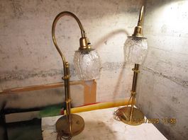 2 lampes de salon en laiton et globes en vers année 1980