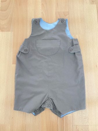 Süsse zweifarbige Latzhose Bonpoint (Gr. 68)