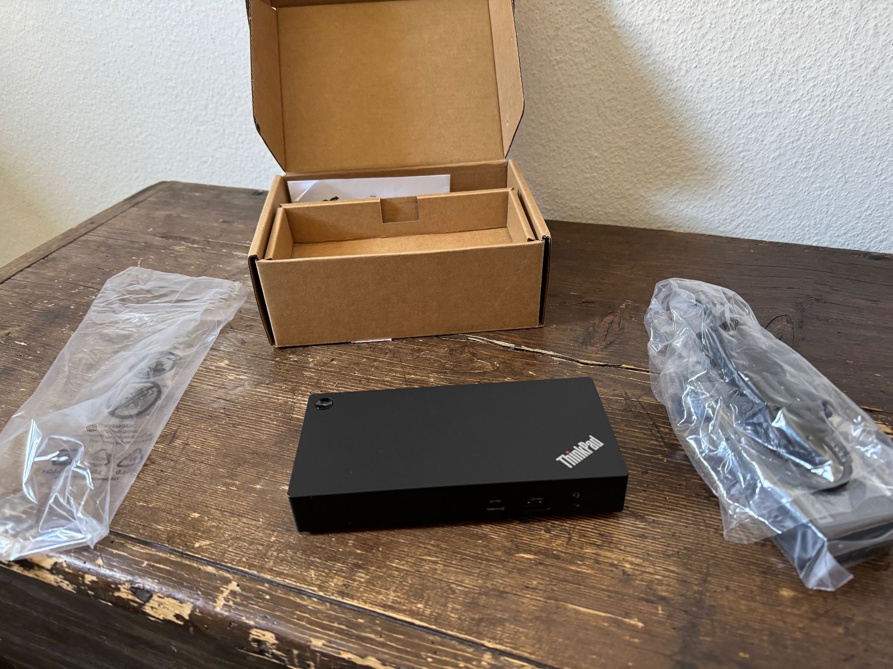 Lenovo Docking station: Dockingstation | Lenovo ThinkPad Universal USB-C Dock - OVP – Neuf (Voir description) à Köniz par meerundwind
