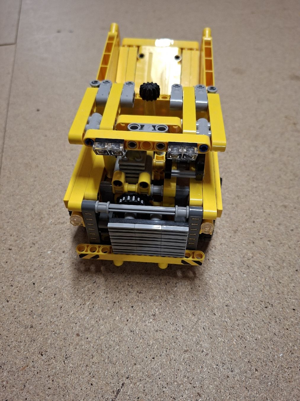 Lego Baukästen: Muldenkipper Lego Technik 42035 – Gebraucht aus Büsserach von Grenzstein 1