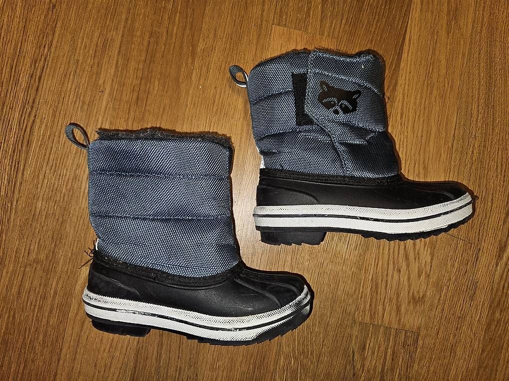 Scarpe per ragazzi: Kinder-Winterschuhe Grösse 25 – Usato da Zürich venduto da annschel