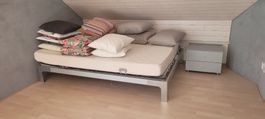 Bett mit Lattenrost mit Matratze Metall grau