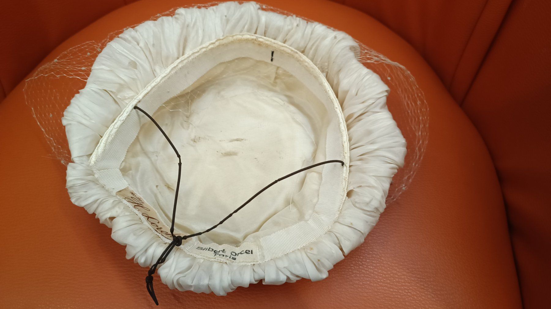 Chapeaux, bonnets & casquettes: 50er Jahre Cocktailhut Gilbert Orcel Paris – D'occasion à Reiden par Zofi-Brocki 6