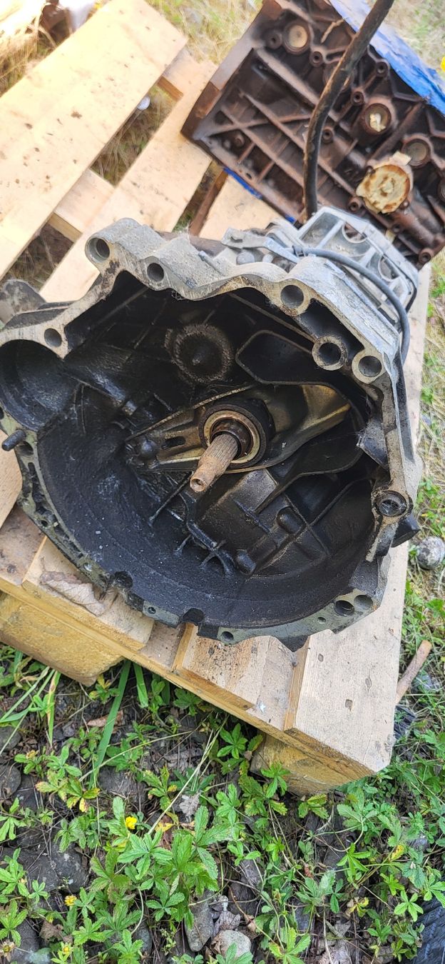 Audi Tutti pezzi di ricambio auto: Getriebe Audi S2 Coupe Quattro – Usato da Boswil venduto da audi90quattroturbo 1