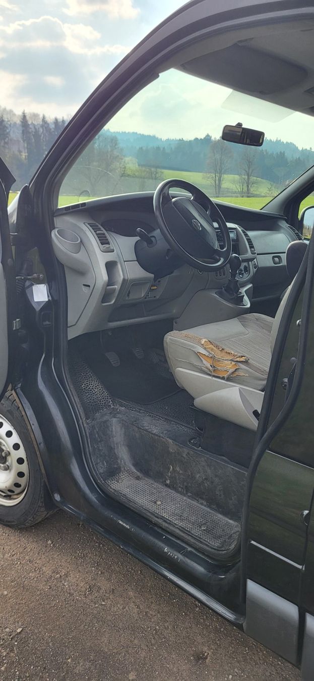 Automobili: Nissan Primastar 9plätzer – Usato da Bazenheid venduto da -Nebelschleier- 4
