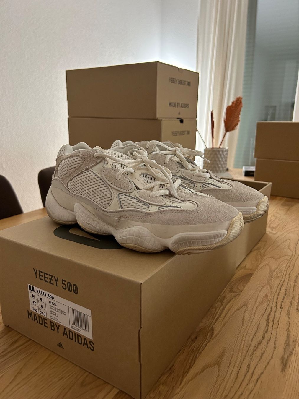 Adidas Herrenschuhe: Adidas Yeezy 500 Bone White – Neu (gemäss Beschreibung) aus Neftenbach von Vespa796