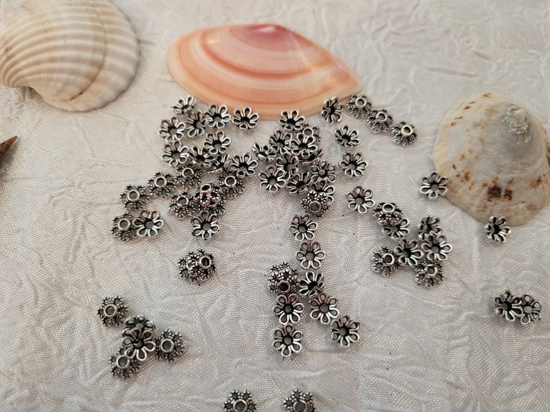 Perlen (unechte): Perlenkappen 6x2 mm 20 stk (nr8) – Neu (gemäss Beschreibung) aus Dietikon von Eleda
