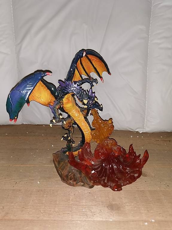 Tutte le decorazioni: Drachen Statue Tudor Mint zu verkaufen – Usato da Mattstetten venduto da daniel.zihler 1